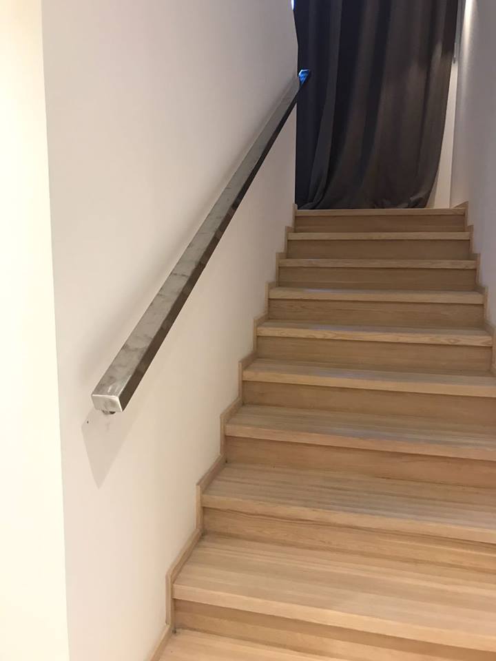 Поручень на лестницу