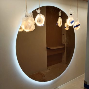 Зеркало с подсветкой в коридор